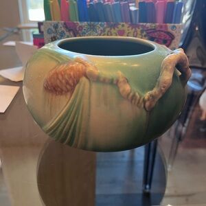 Vintage Roseville 278-4 bowl pine cone pattern